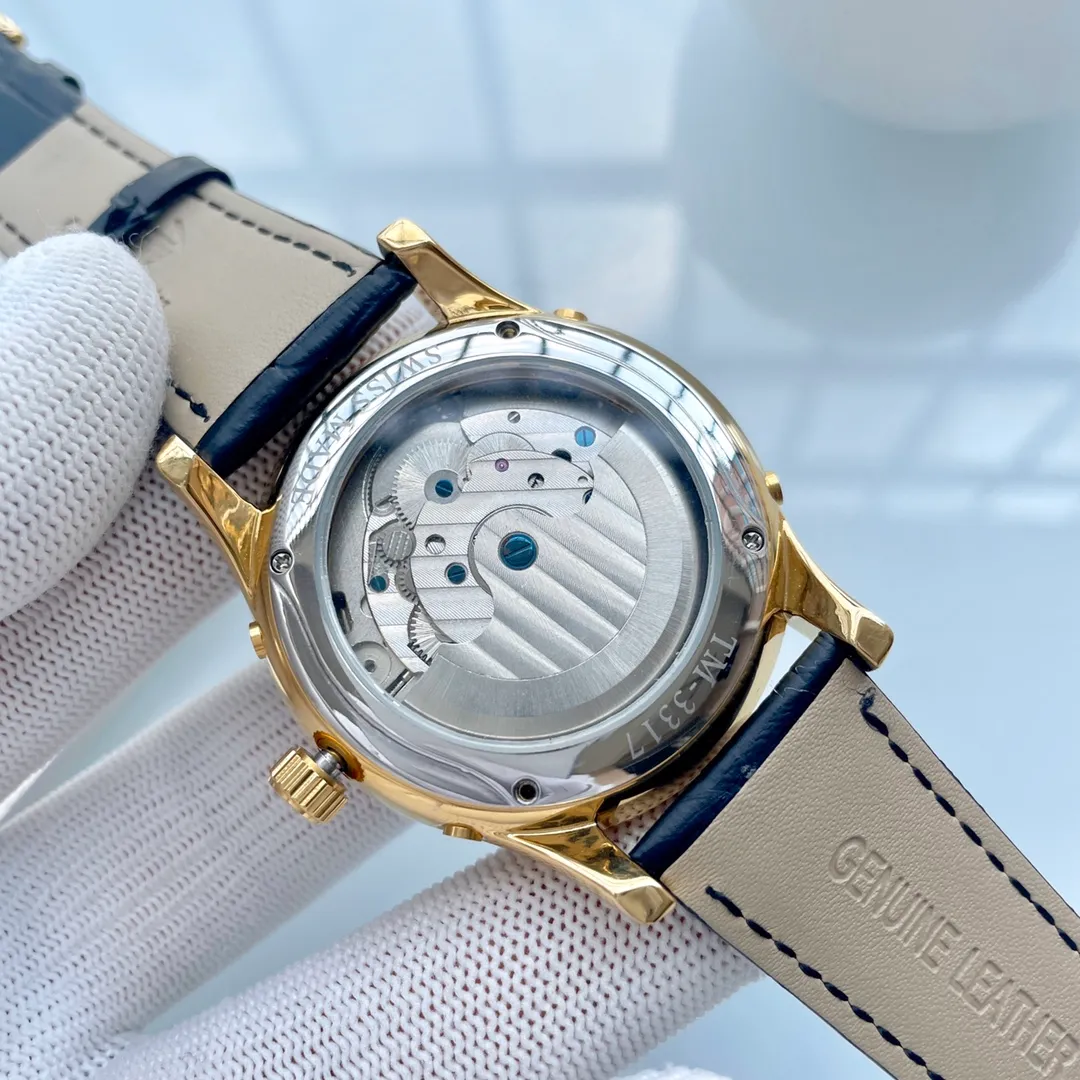 【Foreign Trade Import】💰1520! Patek Philippe (extremely noble and wise work) 🔥Type: Exquisite men's watch (more excellent) 🔥Strap: Genuine leather strap (more durable) for real men 🔥Movement: super top mechanical movement (more stable) Perpetual and permanent 🔥Material: mineral super strong mirror (more wear-resistant) Smart style, strong sense of thickness, special design, return with great reputation Size: diameter 43mm, thickness 13mm Smart launch! Welcome to reprint!